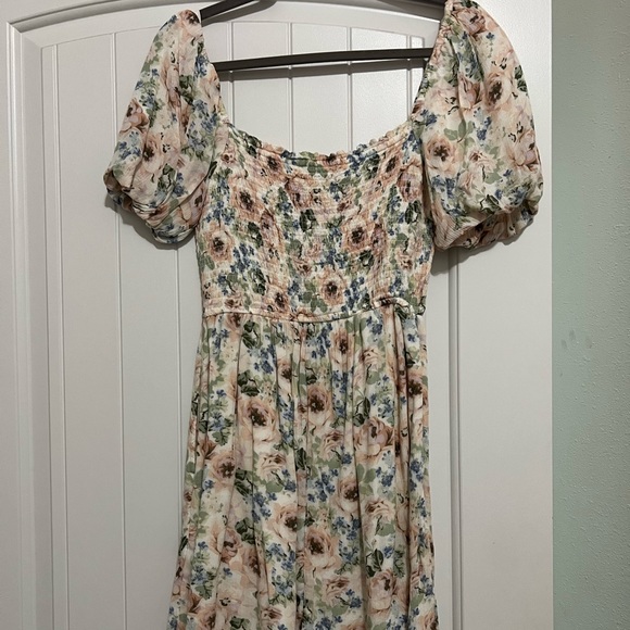 Abercrombie & Fitch Dresses & Skirts - Abercrombie & Fitch Floral Dress